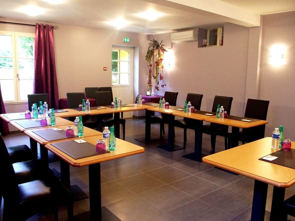 Logis-Hotel Restaurant Auberge Les Vallees Du Perche Vicheres Экстерьер фото